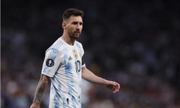 毛主席的罕见照片，气场十分强大，隔着